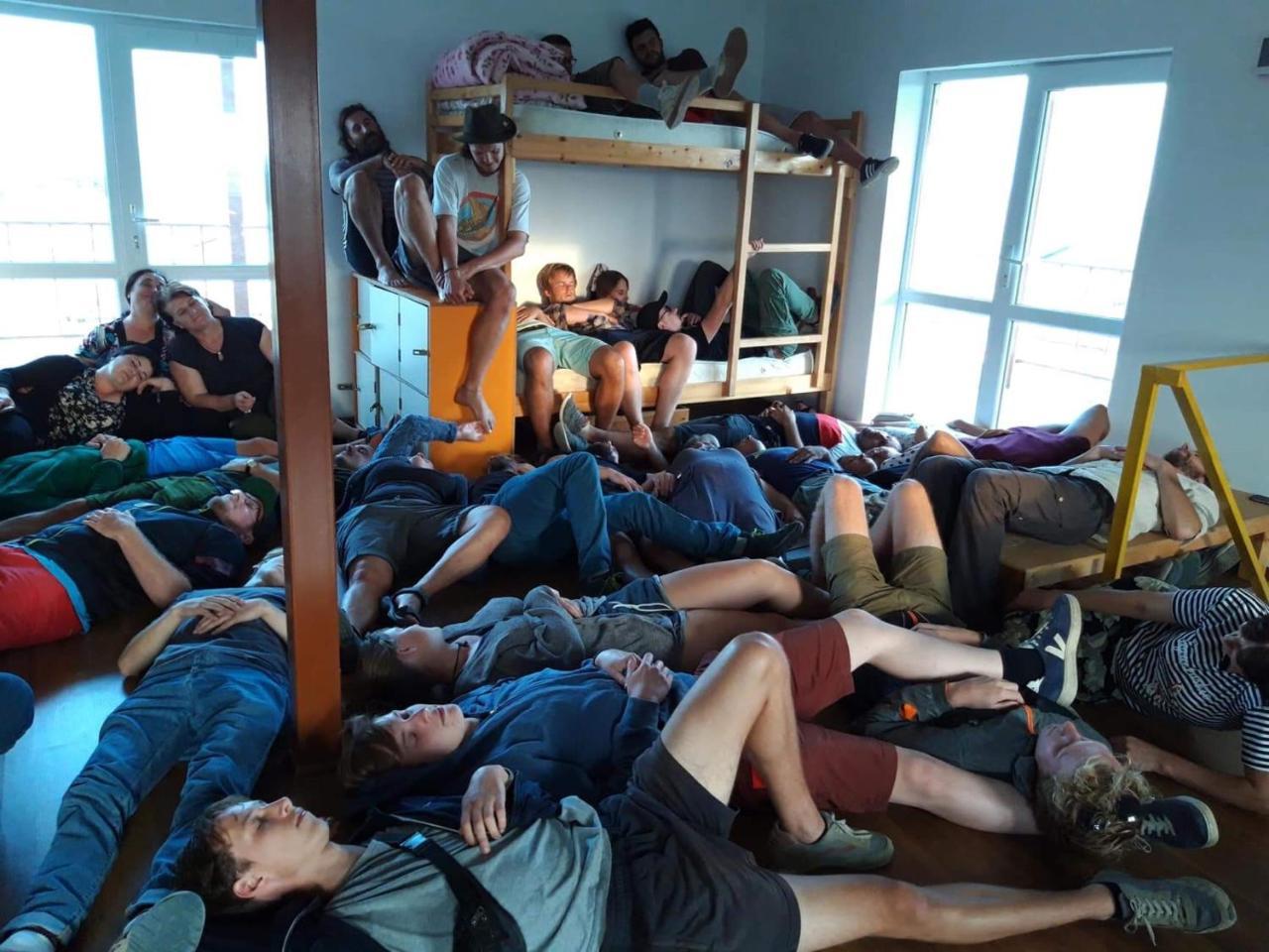 Udabno Hostel ภายนอก รูปภาพ